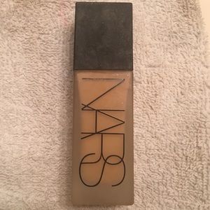NARS All Day Luminous Weightless Foundation